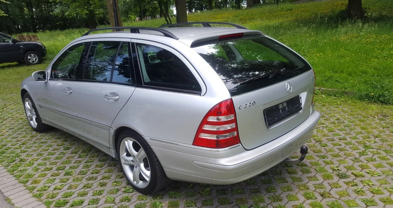 Mercedes-Benz Klasa C cena 12800 przebieg: 311000, rok produkcji 2005 z Kłodzko małe 562